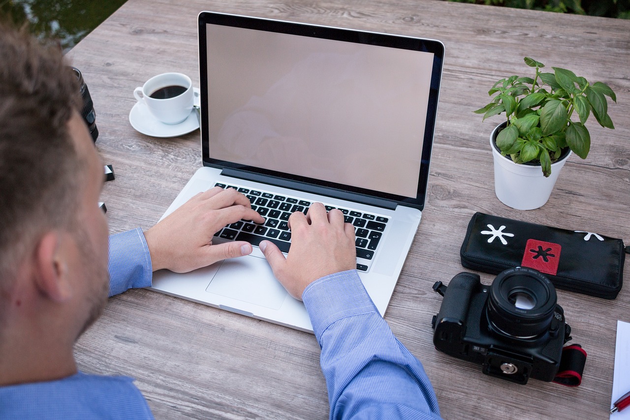 business website mockup laptop